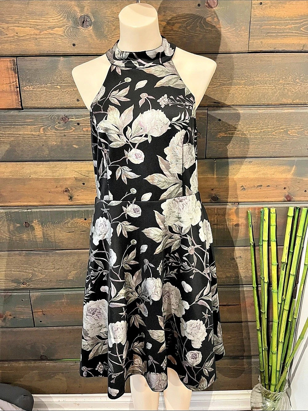 Le Château Floral Halter Midi Dress in Black Size Medium